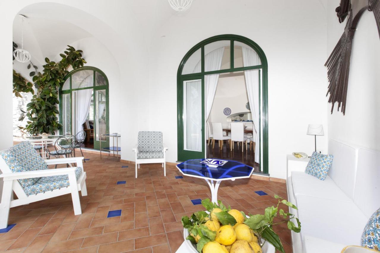 Amore Rentals - Villa Lo Scoglio Positano Exterior foto